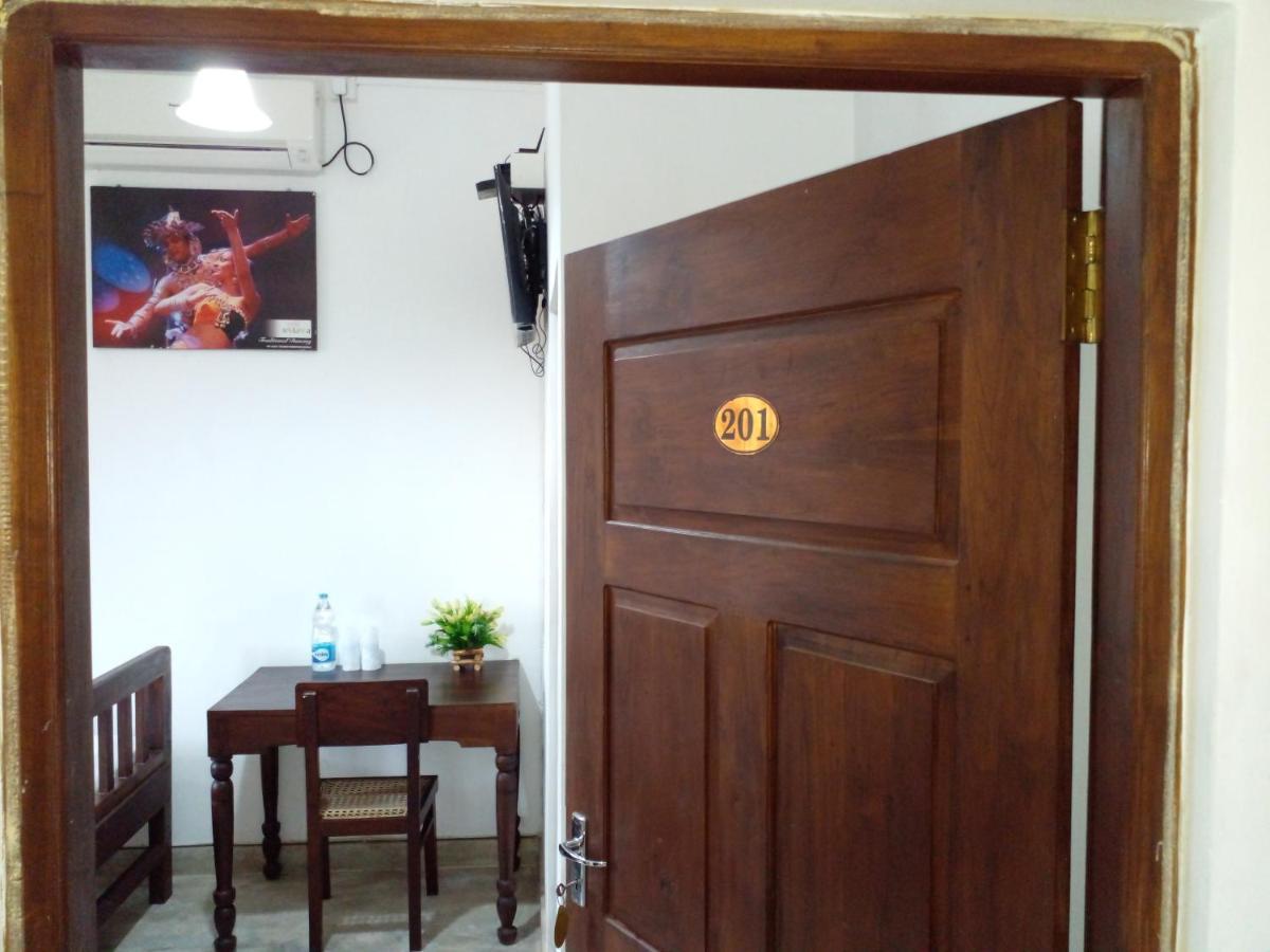 Muduna Walawwa Resort Канди Екстериор снимка
