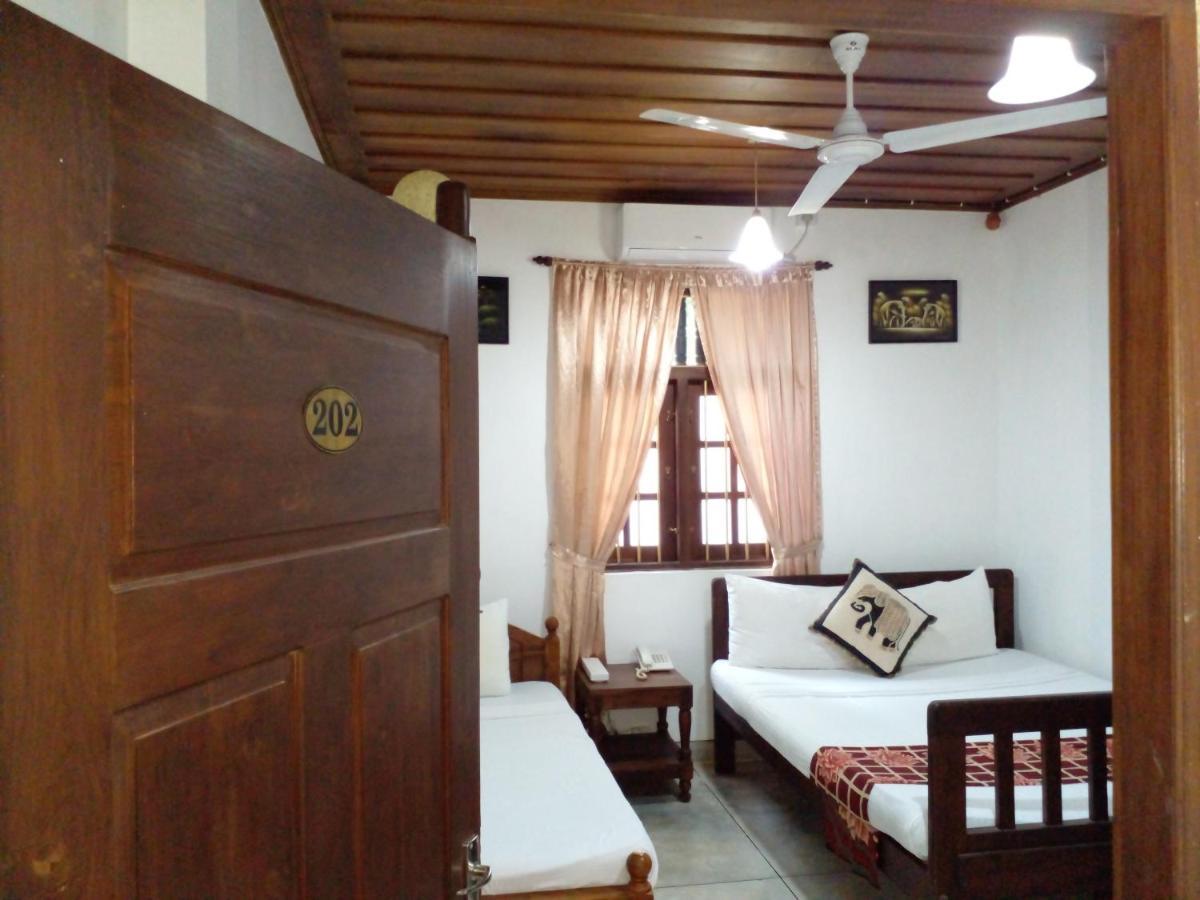 Muduna Walawwa Resort Канди Екстериор снимка